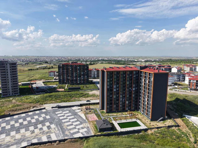 UYSAL GLORIA RESIDENCE'DA HAVUZ CEPHELİ BALKONLU 1+1 KİRALIK