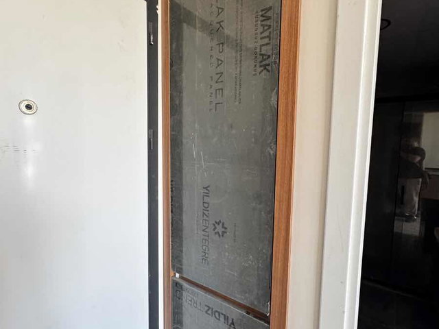 UYSAL GLORIA RESIDENCE'DA HAVUZ CEPHELİ BALKONLU 1+1 KİRALIK