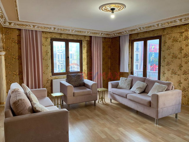 ÜMRANIYE ÇARŞI MERKEZDE 140 M2 SATLIK DAIRE