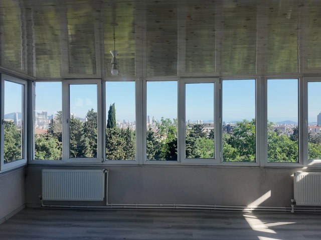 ÜSKÜDAR KISIKLI 'DA METROYA YAKIN FERAH SATILIK 2+1 DAİRE