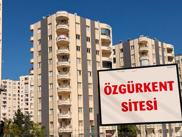 REMAX/RİNADAN GMK’YA SIFIR DENİZ MANZARALI NET 190M² 3+1