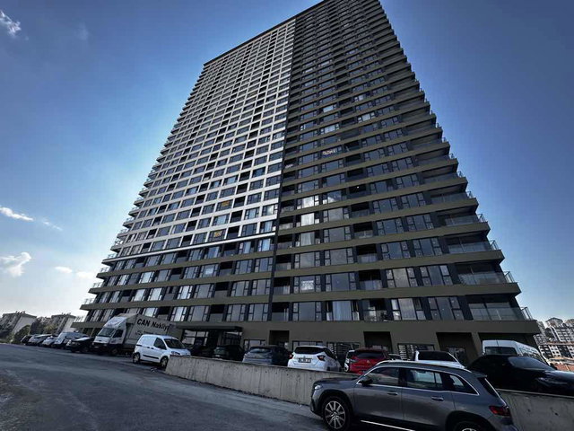 ÇANKAYA İLKER CRYSTAL TOWER’DA BATI CEPHE, ŞEHİR MANZARALI 2+1 BOŞ & EŞYASIZ