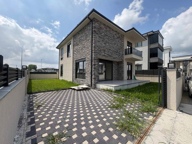 SERDİVAN YAZLIK'TA 320 M² ARSA İÇİNDE 4+1 AKILLI SİSTEM VİLLA