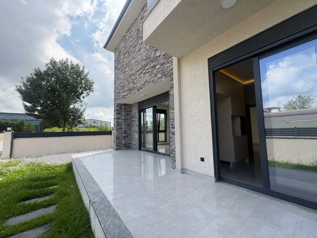 SERDİVAN YAZLIK'TA 320 M² ARSA İÇİNDE 4+1 AKILLI SİSTEM VİLLA