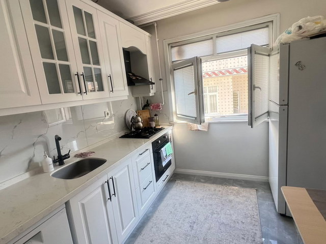 BAĞCILAR’DA DOĞU CEPHELİ 2+1 | BALKONLU | 2. KAT | KİRACILI SATILIK DAİRE