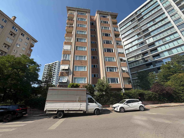 KARTAL KORDONBOYU KONAKLARI’NDA 3+1 | BOŞ, EŞYASIZ | BALKONLU | 3 CEPHELİ/150 M2