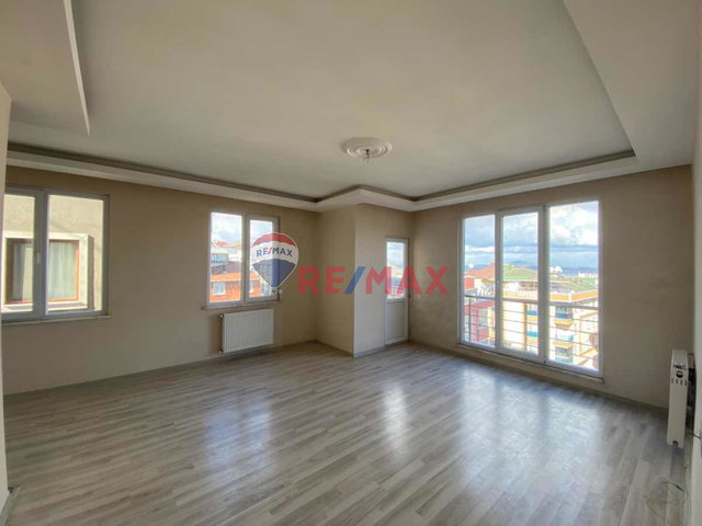 SANCAKTEPE FATIH MAHALLESI'NDE 4+1 YÜKSEK GİRİŞ KİRALIK DAİRE