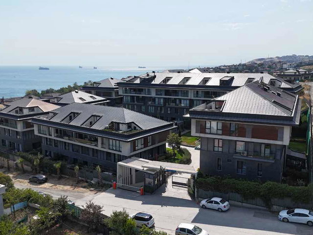 REMAX TEN BEYLİKDÜZÜ LİV MARİNE SİTESİ’NDE VİLLA TİPİ DEİNİZ MANZARALI 4+1 DUBLEKS
