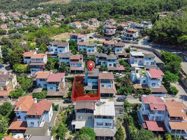URLA YAĞMURKENT SITESINDE YENILENMIŞ MÜSTAKIL 3+1 VILLA