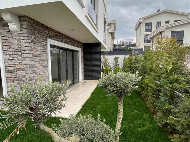 BÜYÜKÇEKMECE GÜZELCE’DE GÜNEY CEPHE  250 M² 3+2 KİRALIK VİLLA