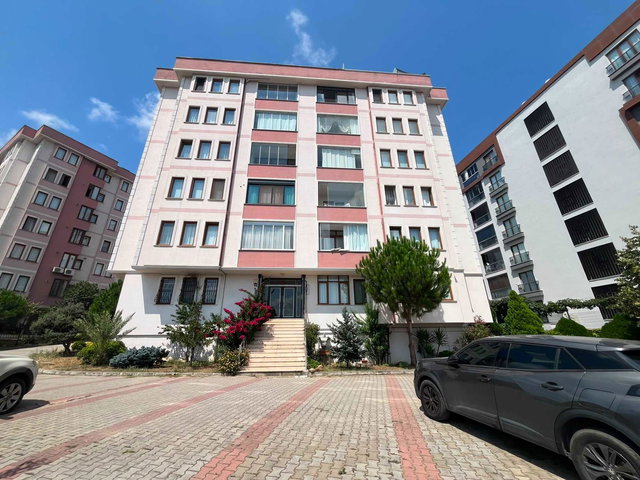 KURTKÖY ESEN YAMAÇ SITESINDE SATILIK 4+1 DAIRE