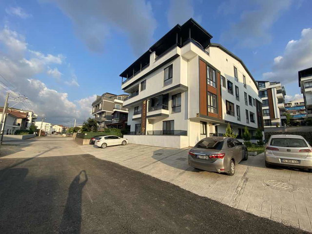 BAŞİSKELE’DE 2024 YAPIMI 2+1 BAHÇE KATI | YERDEN ISITMA | 3 CEPHE