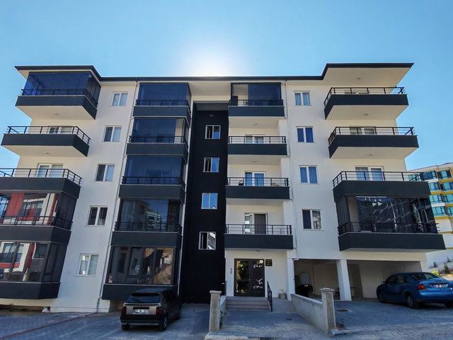 GÖLBAŞI DEVLET HASTANESİ YAKININDA MERKEZİ KONUMDA KİRALIK 2+1 DAİRE