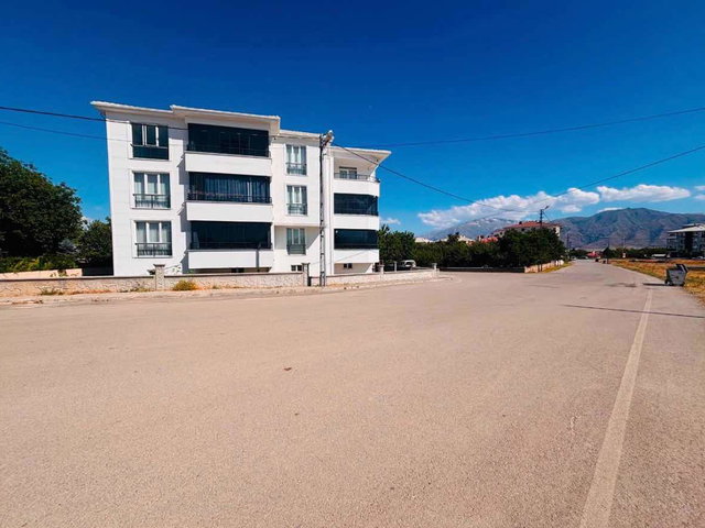 REMAX DEM'DEN KAVAKYOLU MAHALLESİ'NDE ANAYOLA YAKIN 2+1 KİRALIK DAİRE
