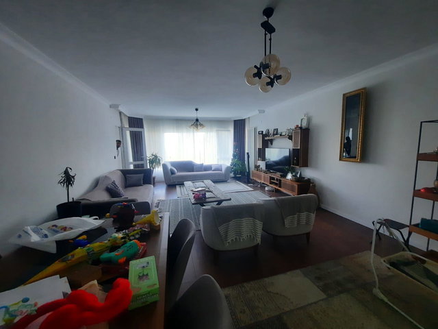 METİŞ DORUK D BLOK TA YAPILI GİRİŞ KAT 175 M2 NET 4+1
