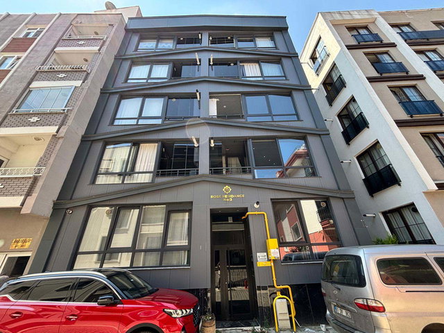 REMAX KUZEY'DEN GÜZELYALI SAHİLDE EBEVEYN BANYOLU SATILIK 1+1 DAİRE