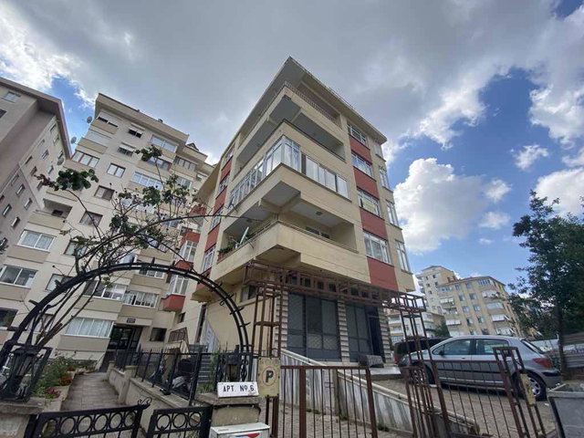 YASİN MERAL REMAX'TAN BAĞLARBAŞI İNÖNÜ CD. BÜYÜK TİP KATTA TEK 3+1