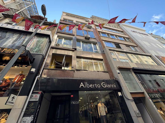 ŞİŞLİ MEŞRUTİYET’TE DOĞU-BATI CEPHELİ 2.5+1 | 135 M² TICARI KULLANIMA UYGUN