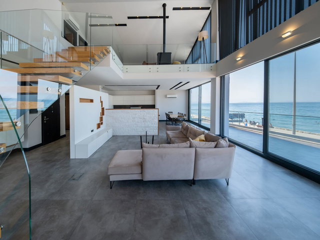 GÜZELBAHÇE MALTEPE’DE DENİZE SIFIR 4+2 KİRALIK LOFT