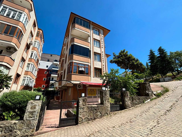 ÖZ MERCAN SİTESİ’NDE EŞYALI 3+1 KİRALIK DAİRE | ARA KAT, 3 CEPHE, BALKONLU
