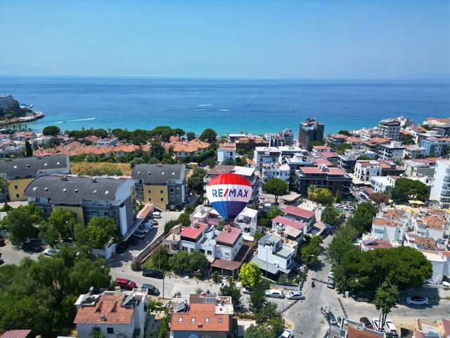 KUŞADASI KADINLAR DENİZİ’NDE DENİZE BİRKAÇ ADIM MESAFEDE,HER ODASI ÖZEL BANYO /WC Lİ, YENİLENMİŞ 3+