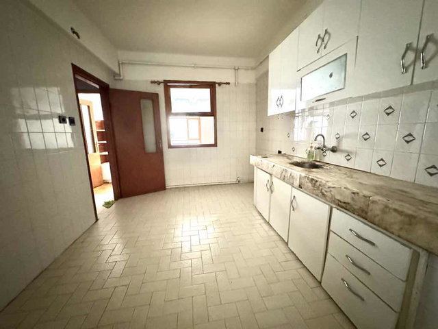 KARAMÜRSEL’DE 3+1 | 120 M² NET | 2. KAT | BALKONLU, DOĞALGAZ KOMBİLİ, BOŞ KİRALIK DAİRE