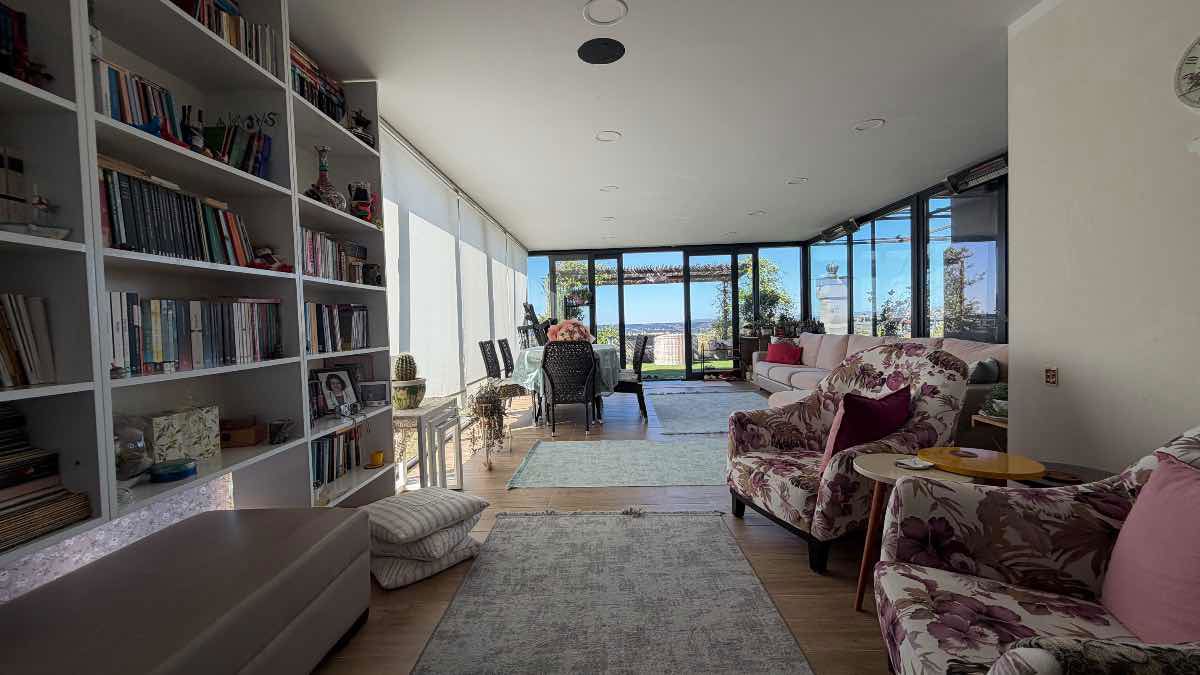 REMAXMAVİDEN PANAROMİK MANZARALI DAİREYE ÖZEL 200 M2 TERAS 4+1