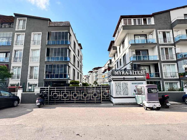 İZMİT MYRA 3 SİTESİNDE KİRALIK 3+1 ÇATI DUBLEKS DAİRE