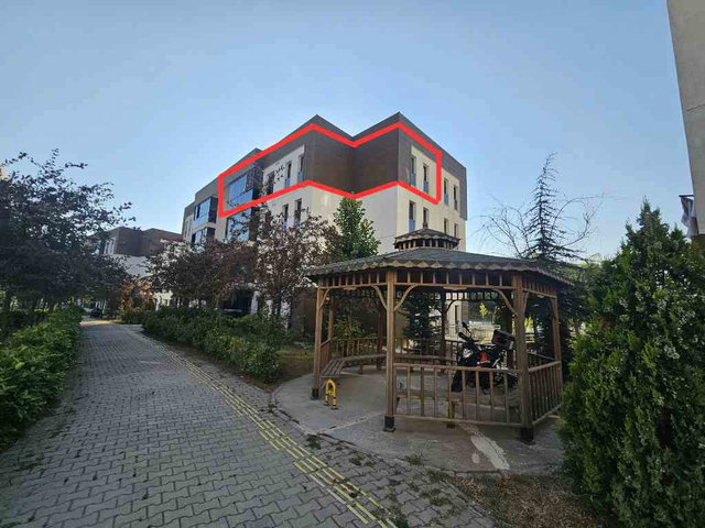 BAHÇEŞEHİR'DE KISA KATLI TOKİ KONUTLARINDA KİRALIK DAİRE