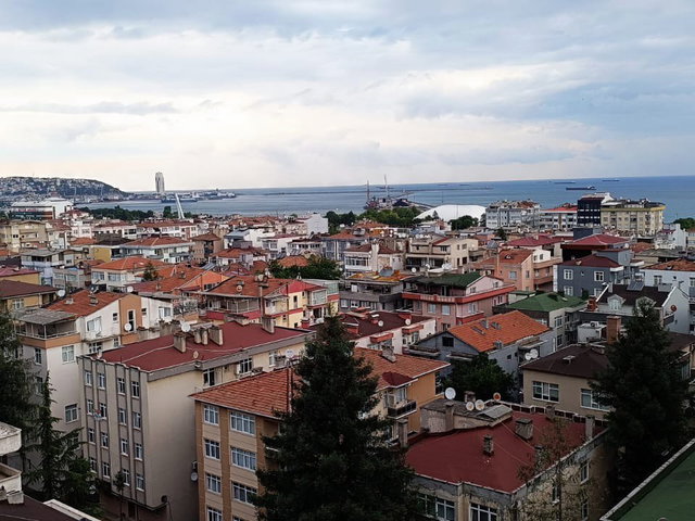 İLKADIM 56'LARDA DENIZ MANZARALI SIFIR SATILIK 2+1 DAIRE & OFIS