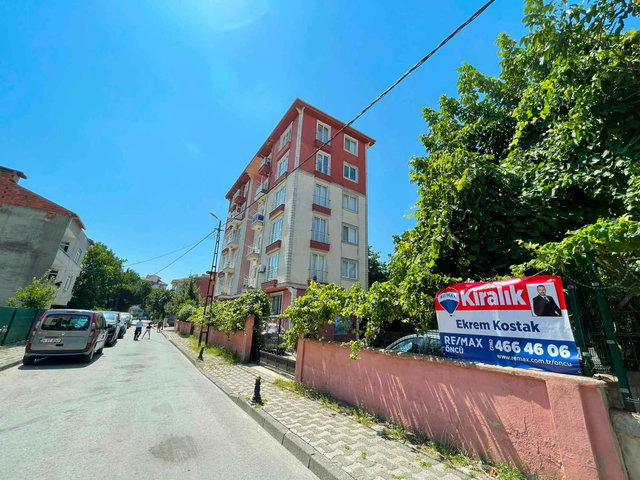 *RE/MAX*EKREM KOSTAK*ESENKENT MH TEMIZ 2+1 | A.OTOPARK