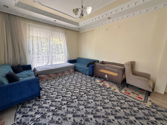 SARILAR'DA PAZARYERİNE YAKIN 3+1 ARAKAT SATILIK DAİRE