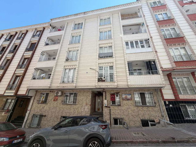 MEHMET AKİF MAHALLESİ’NDE MERKEZİ KONUMDA, BALKONLU 2+1 SATILIK DAİRE