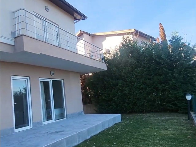 SAPANCA, GÖL VE DOĞA MANZARALI EŞYALI SATILIK  VİLLA