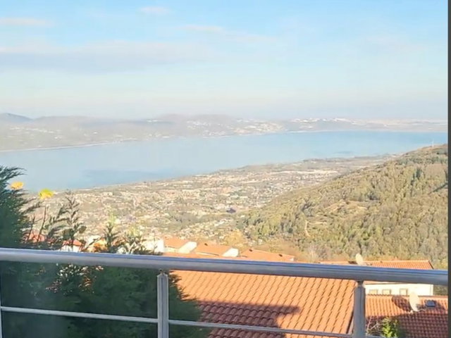 SAPANCA, GÖL VE DOĞA MANZARALI EŞYALI SATILIK  VİLLA
