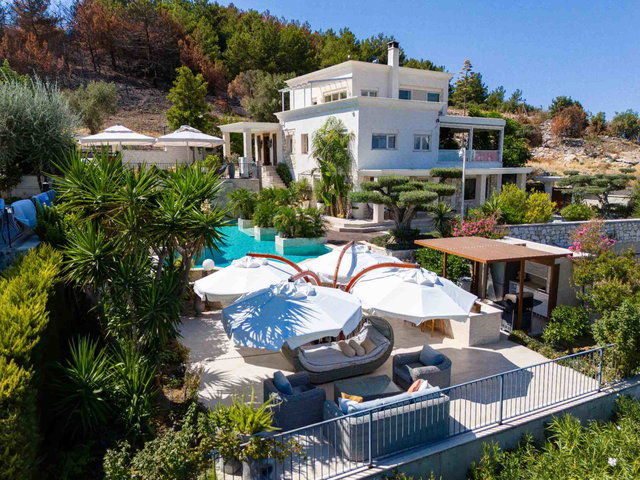 ÇEŞMEALTI EMSALSIZ KALITEDE PANORAMIK DENIZ MANZARALI TEK VILLA