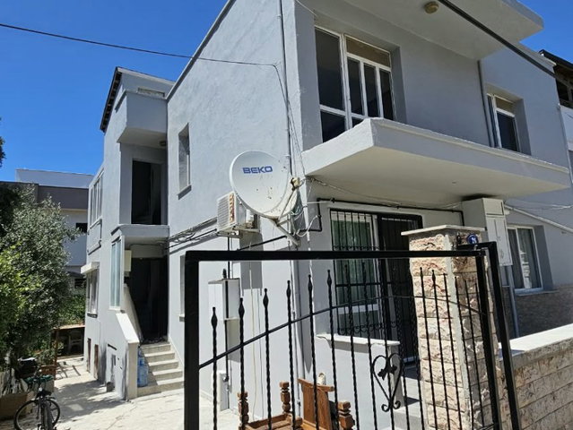 URLA KALABAK'TA DENİZ MANZARALI TERASLI 3+1 KİRALIK