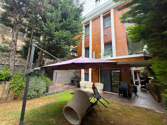 ÇAMLICA'DA BUTIK SITEDE SATILIK VILLA