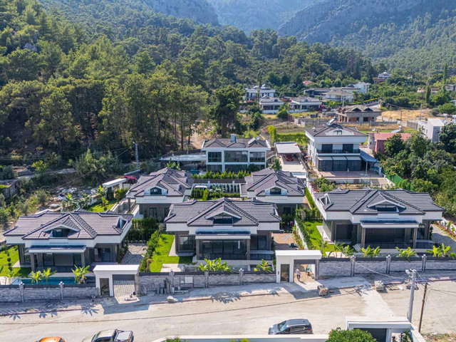 ANTALYA KEMER GÖYNÜK’TE GÜNEY CEPHELİ, 519 M2 ARSA IÇINDE SIFIR 4+1 LÜKS VİLLA | 205 M² NET