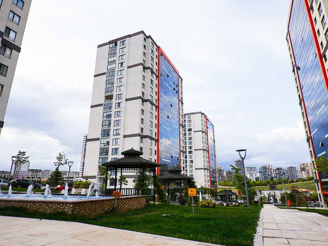 YAŞAMKENT RELAX PLUS'TA SATILIK 15. KAT 1+1 DAIRE BOŞ, KÖK TAPU