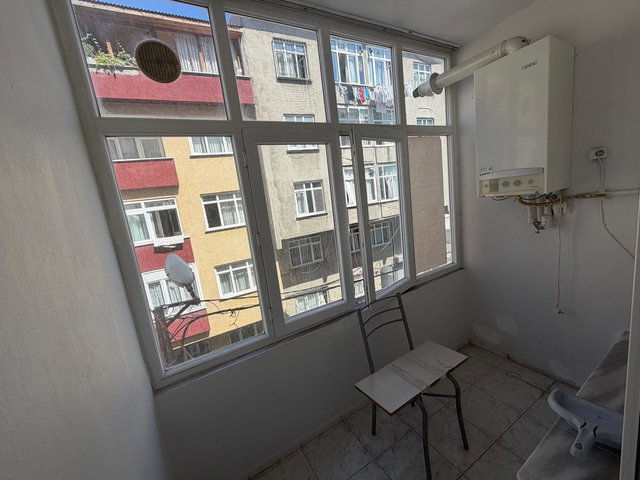 BAĞCILAR KİRAZLI METROSUNUN DİBİNDE SIFIR 3+1 SATILIK DAİRE