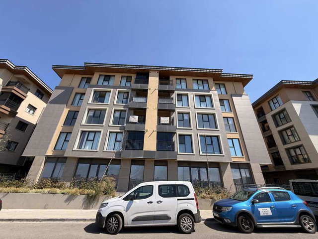 ÜSKÜDAR’DA SİTE İÇİNDE 3+1 | 150 M² BRÜT | 2 BANYOLU | BALKONLU | KREDİYE UYGUN