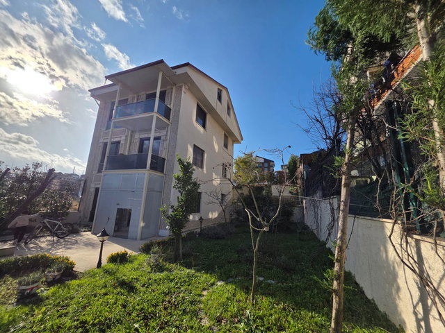 YALOVA  ÇİFTLİKKÖY DE MÜSTAKİL VİLLA