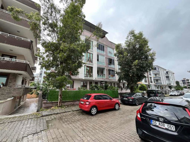 ESENEVLERDE TRAMVAYA VE SAHİLE YÜRÜME MESAFESİ KİRALIK 3+1