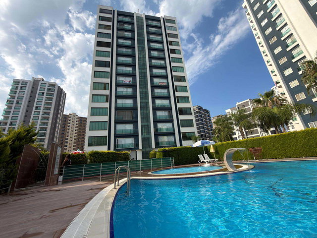 REMAX TOROS'TAN MEZİTLİ'DE BLUE LİFE SİTESİ’NDE SATILIK LÜKS 4+1