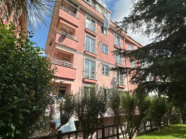YENİBOSNA RADAR'DA GENÇ BİNA ARA KAT 2+1 PARK MANZARALI DAİRE