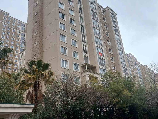 BATI ATASEHIR UPHILL COART DA KIRALIK 4+1 BALKONLU