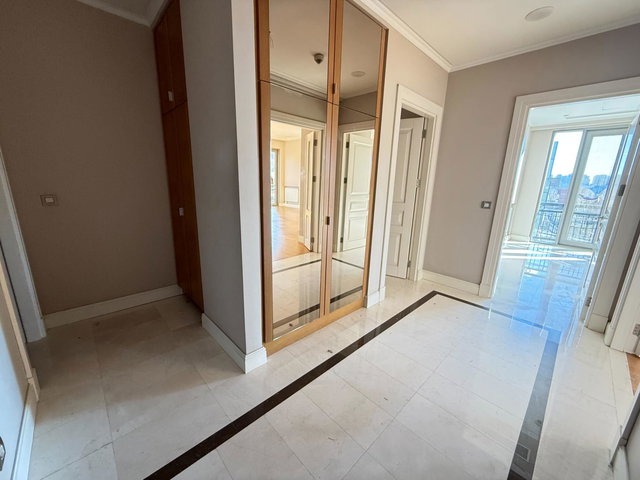 REMAX KONSEPT'TEN EMAAR SQUARE B BLOK DA KİRALIK 3+1