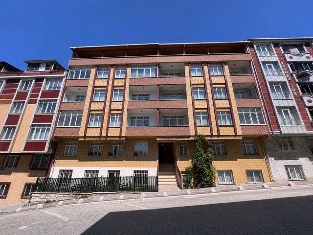 SELAHADDİN EYYUBİ MAHALLESİ’NDE SATILIK 2+1 BAHÇE KATI