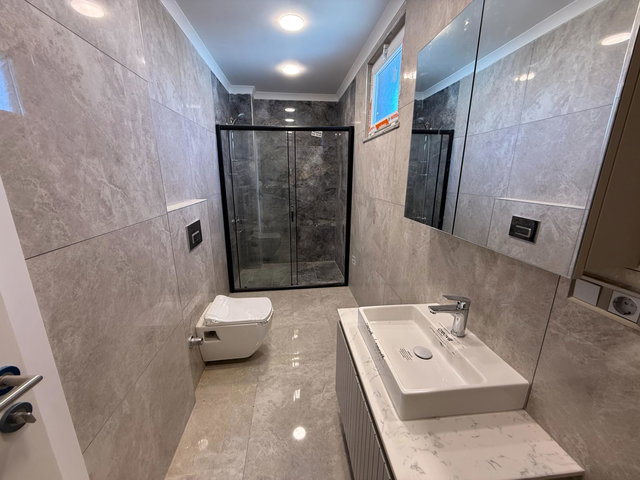 RE/MAX KONSEPT'TEN VALİDEBAĞ KORUSUNA CEPHE 4+2 DUBLEKS